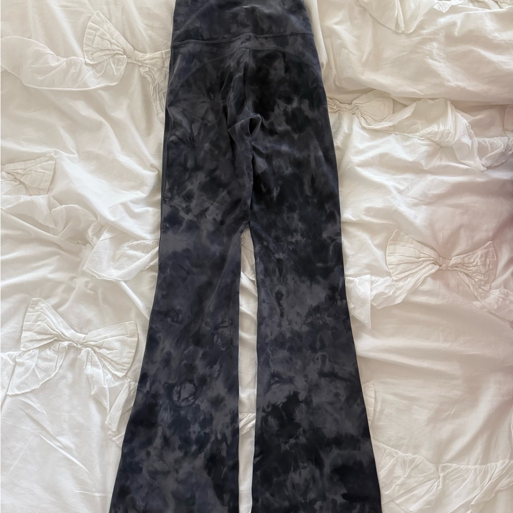 Lululemon Groove Super-High-Rise Flared Pant Nulu